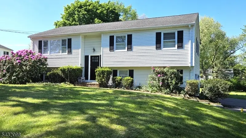 8 Hillside Rd, Beattystown, NJ 07840 - #1