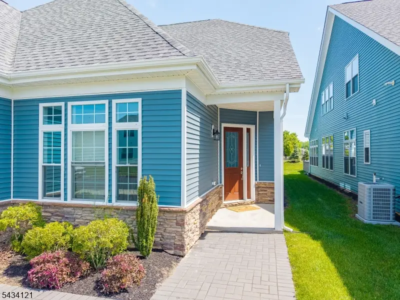 22 Samjan Cir, Robbinsville, NJ 08520 - #3