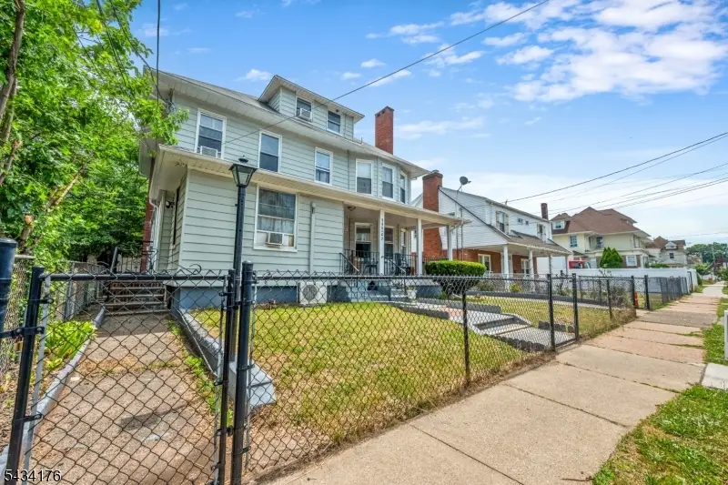 545 E 29th St, Paterson, NJ 07504 - #3