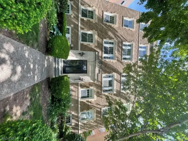 49 Park Ave #42, Bloomfield Twp., NJ 07003