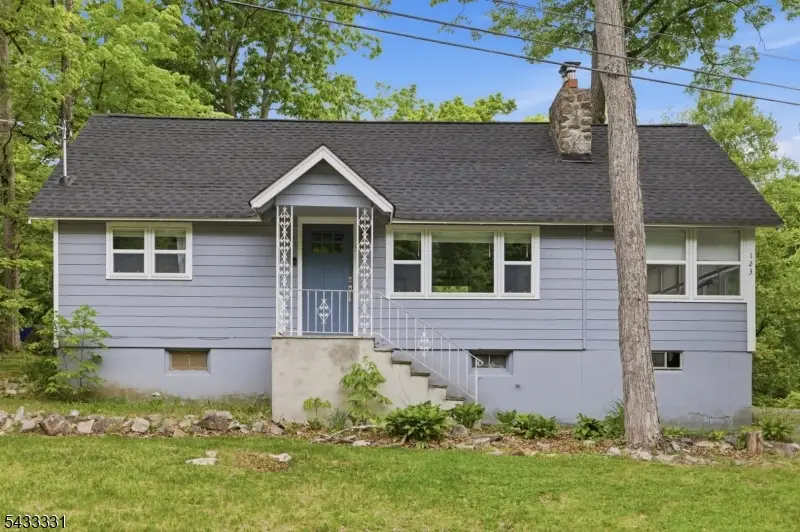 123 Glen Rd, Highland Lakes, NJ 07422 - #1