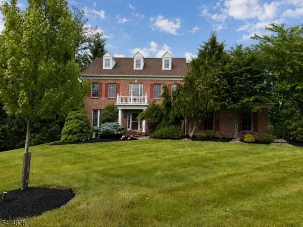12 Warren Ave, Green Brook Twp., NJ 08812
