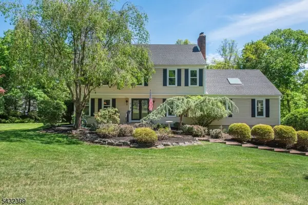 2 David Pl, Mount Olive Twp., NJ 07836