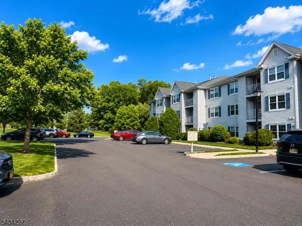 318 Stratford #318, Bound Brook Boro, NJ 08805