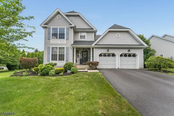 5 Jade Ln, Lopatcong Twp., NJ 08865