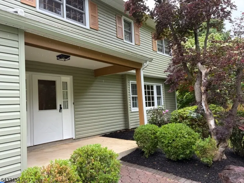 8 Liberty Ln, Franklin, NJ 08873 - #2