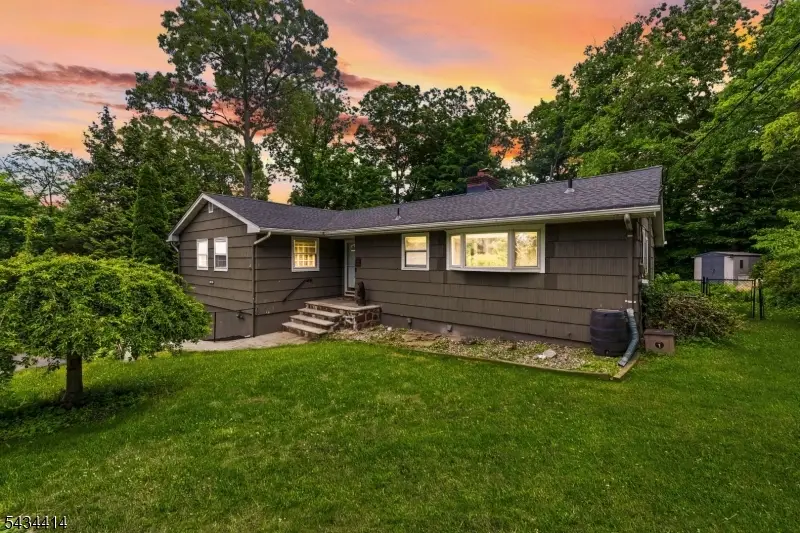128 Upper High Crest Dr, Macopin, NJ 07480 - #1