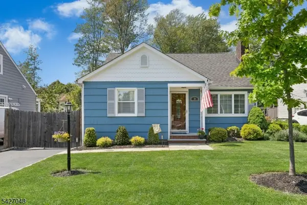28 Janeway Place, Morris Plains Boro, NJ 07950
