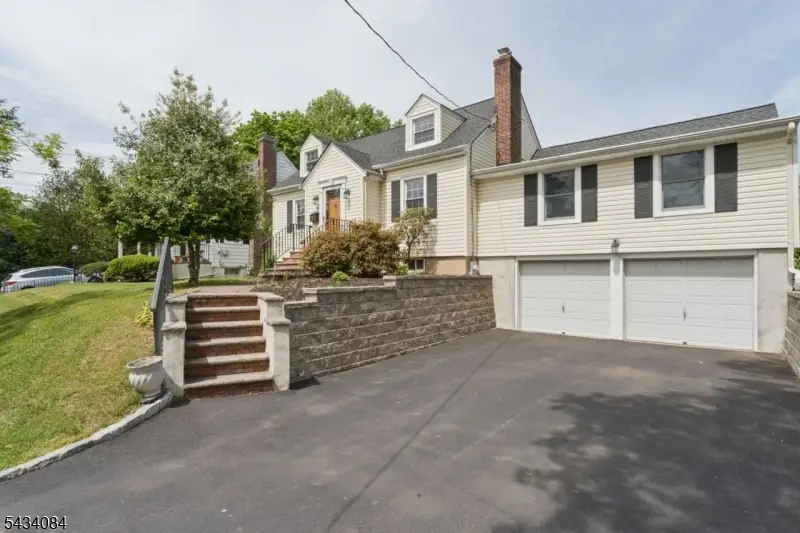 11 Kempshall Ter, Fanwood, NJ 07023 - #1