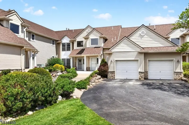 23 Caleb Ct, Hardyston, NJ 07419 - #2