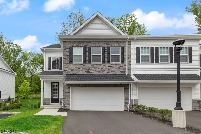 18 Mccluskey Pl, Morris Plains, NJ 07950 - #2