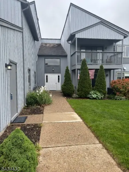 210 Drake Ln #210, Roxbury Twp., NJ 07852