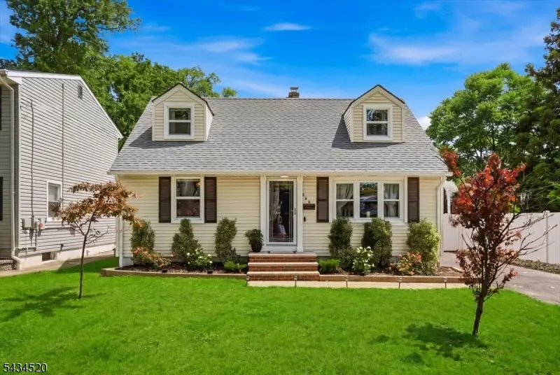 366 Maplewood Ave, Kenilworth, NJ 07033 - #1