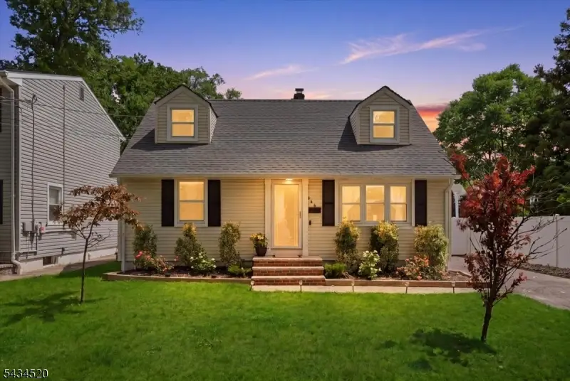366 Maplewood Ave, Kenilworth, NJ 07033 - #2