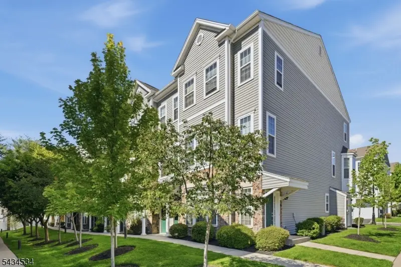 13 Dahlia Ln, Garfield, NJ 07646 - #2