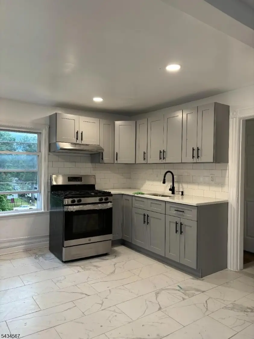656 E 24th St, Paterson, NJ 07504 - #1