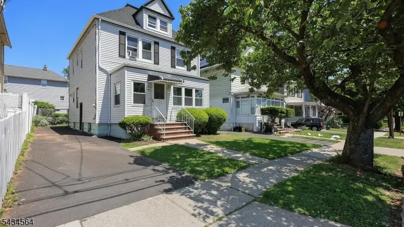 61 W Clay Ave, Roselle Park, NJ 07204 - #1