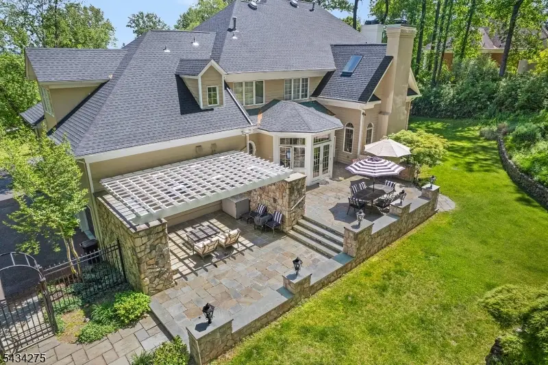 7 Chilton Rd, Chester, NJ 07930 - #3