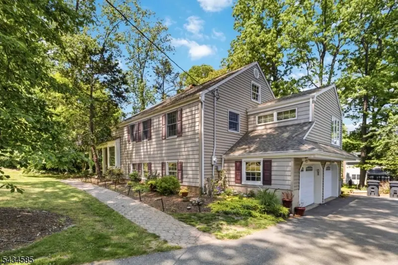 11 Powder Horn Dr, Morris, NJ 07960 - #1
