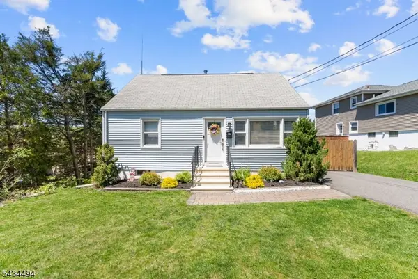 19 Boonton St, Dover Town, NJ 07801