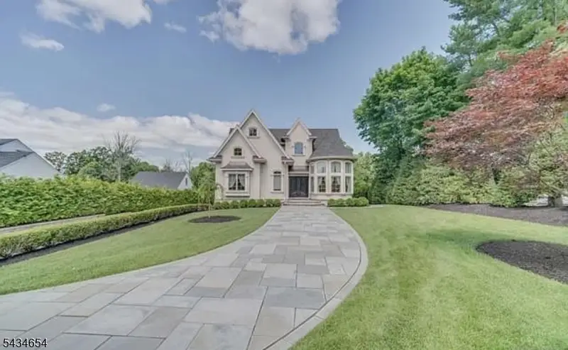 63 Grandview Ave, North Caldwell, NJ 07006 - #3