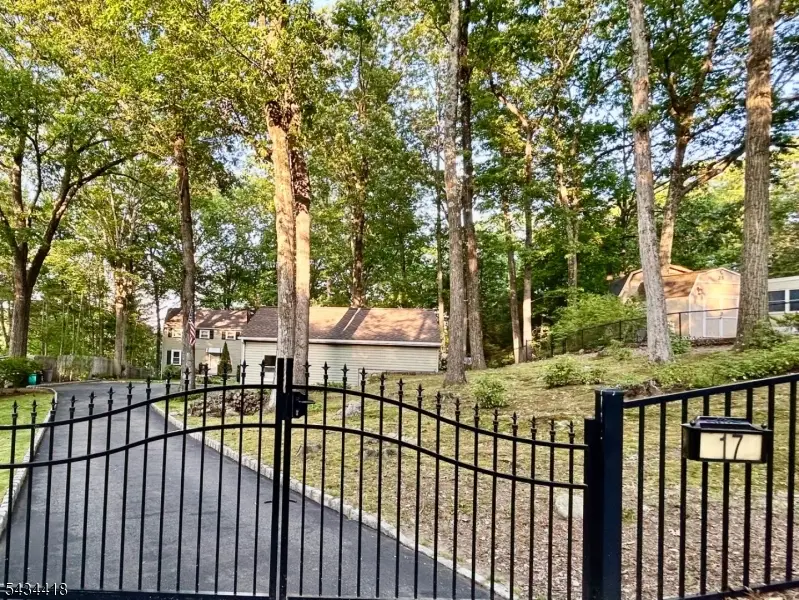 17 Highland Rd, Bloomingdale, NJ 07403 - #2