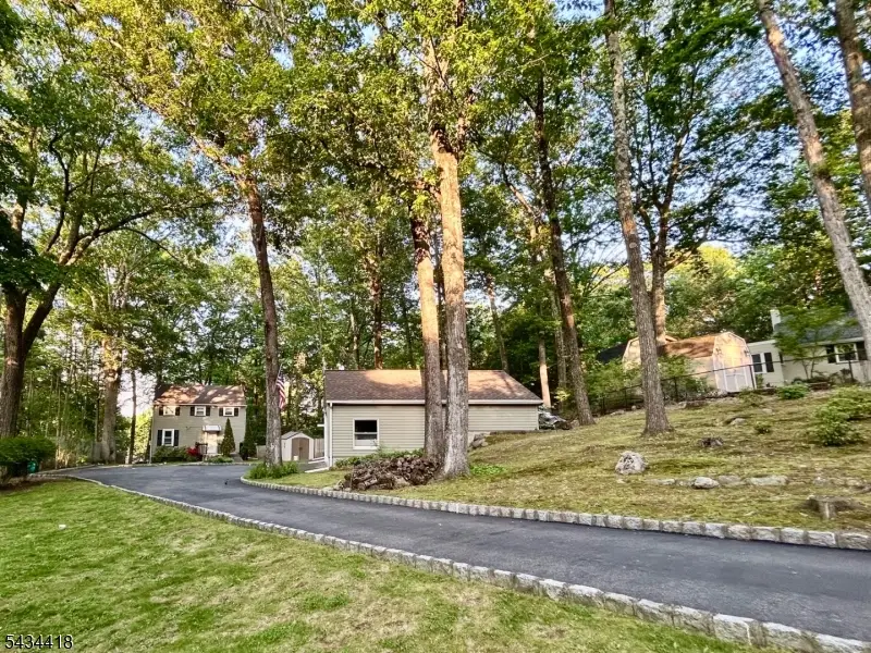 17 Highland Rd, Bloomingdale, NJ 07403 - #3