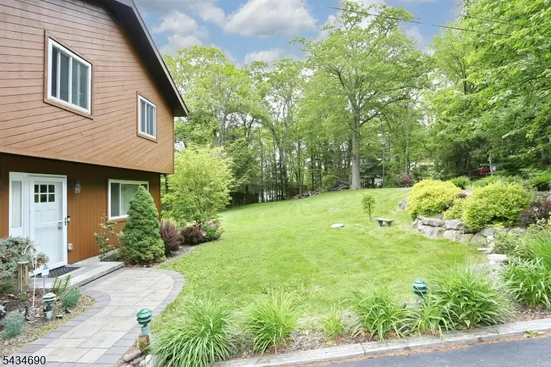 64 Larchmont Dr, West Milford, NJ 07421 - #3