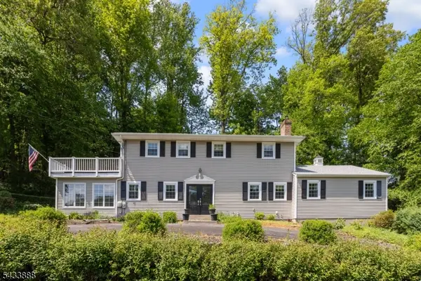 14 Parkwood Rd, Roxbury Twp., NJ 07876
