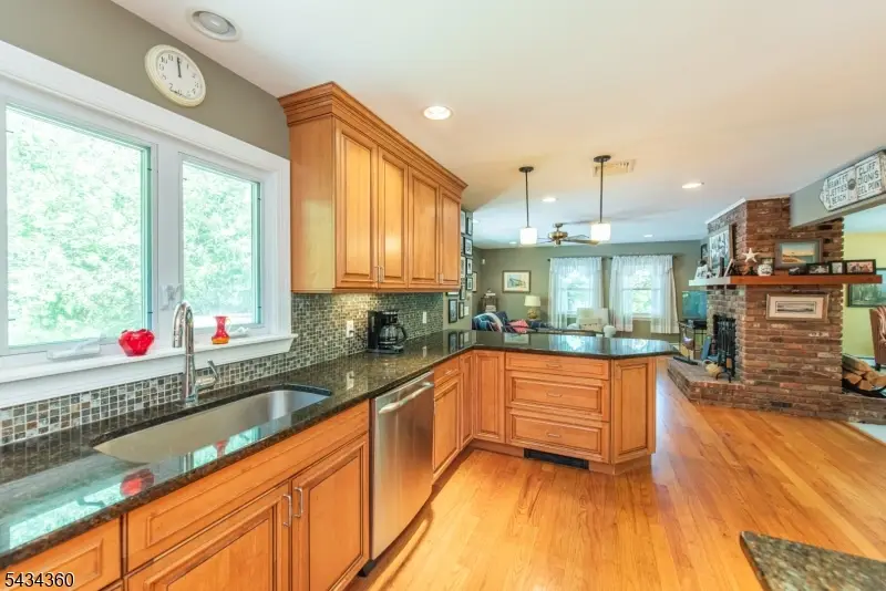 31 Clairview Rd, Rainbow Lakes, NJ 07834 - #2