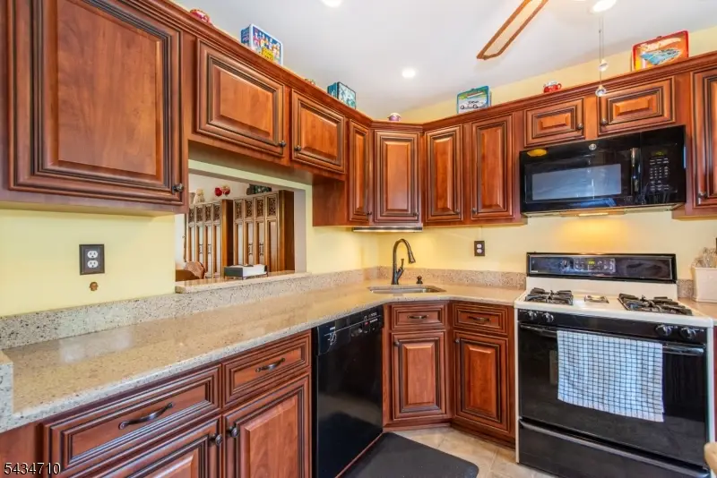 193 Gettysburg Way, Lincoln Park, NJ 07035 - #3