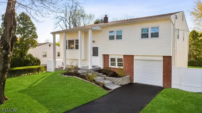 641 Ydv-ham Sq Rd, Hamilton, NJ 08691 - #1