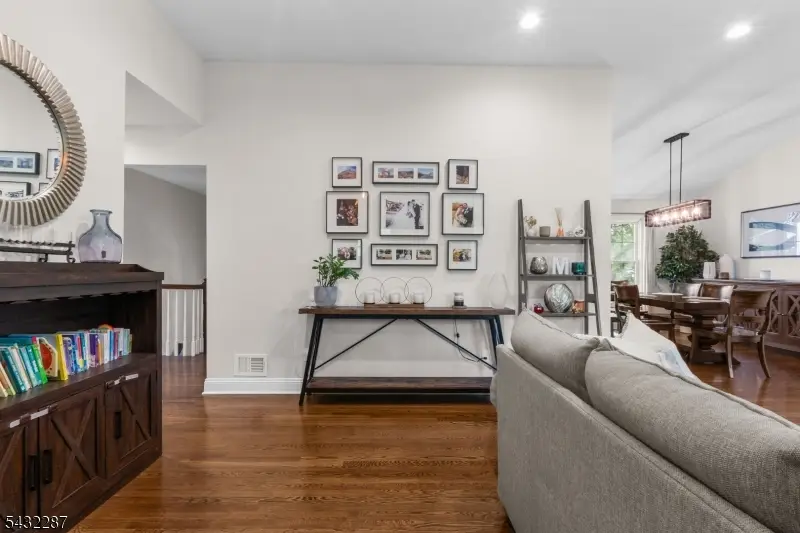 3 Hoffman Ct, Morris, NJ 07960 - #3