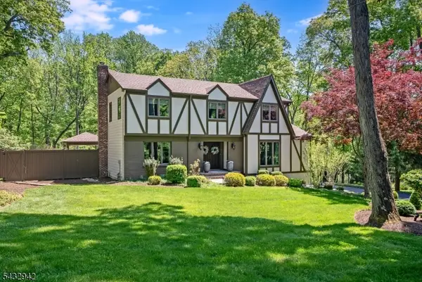 16 Farm Road, Chester Twp., NJ 07930