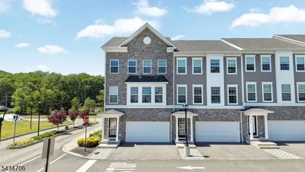 2 Doherty Way, Morris Plains Boro, NJ 07950