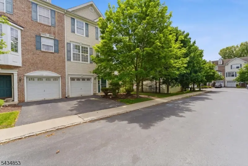 9 Sundance Way, Lopatcong, NJ 08865 - #2