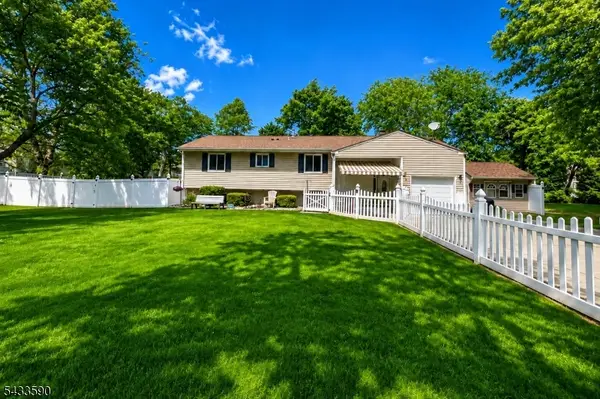 4 Meade Ct, Piscataway Twp., NJ 08854
