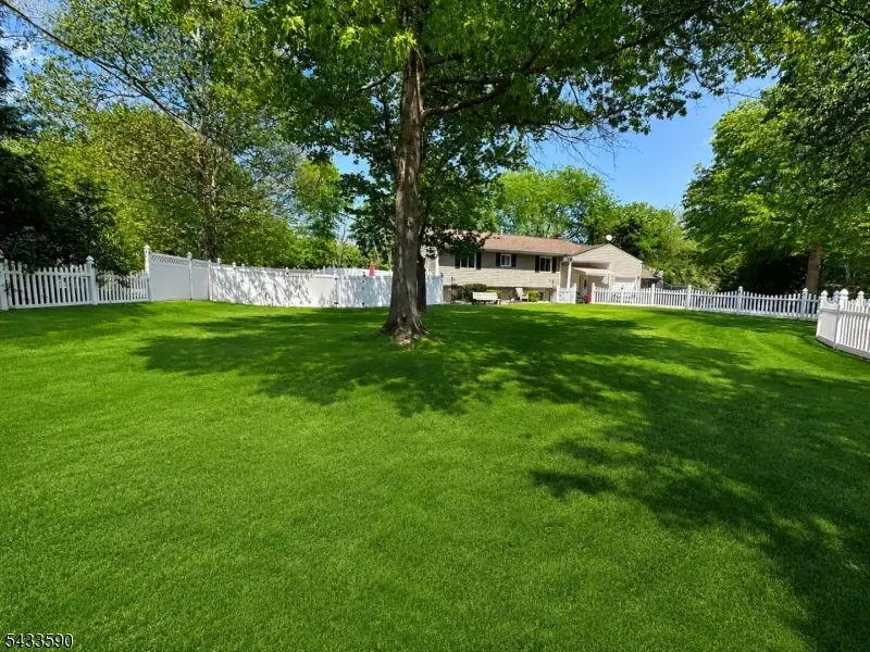 4 Meade Ct, Piscataway, NJ 08854 - #2