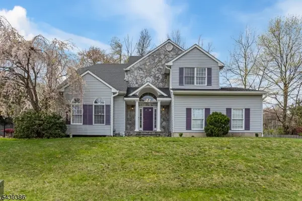 9 Mulberry Ct, Roxbury Twp., NJ 07876