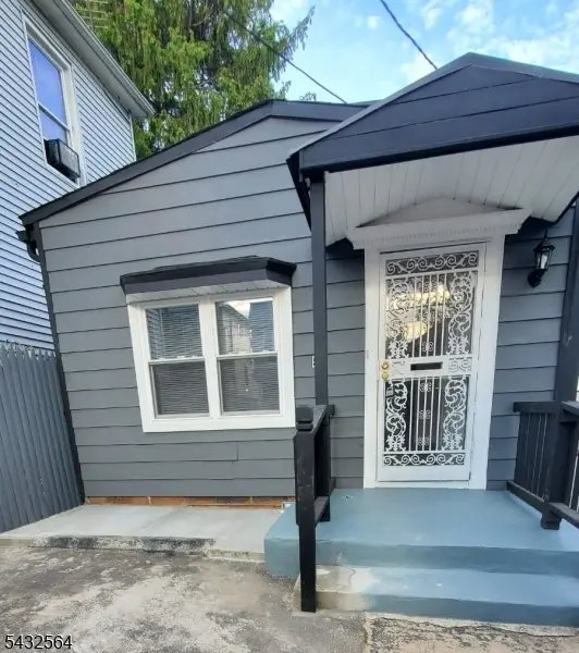 598 S 18th St, Newark, NJ 07103 - #1