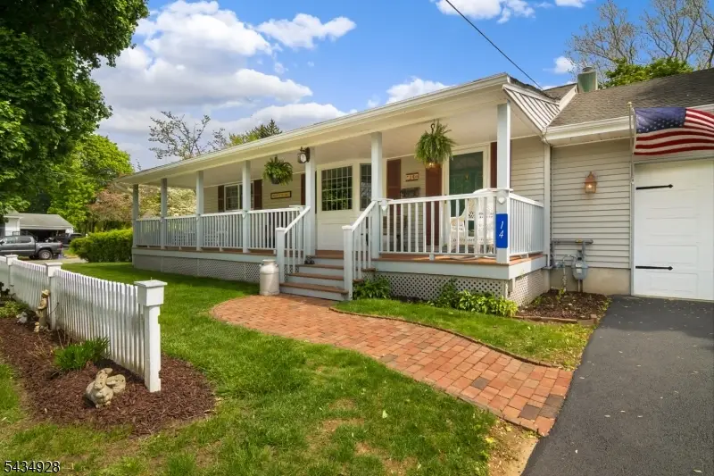 14 Justine Pl, Succasunna, NJ 07876 - #3