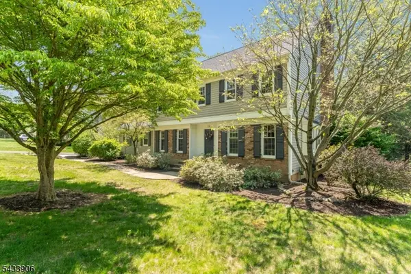 14 Lexington Rd, Clinton Twp., NJ 08801