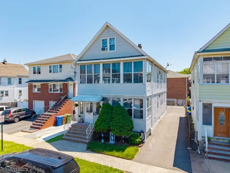 29 W 12th St, Linden, NJ 07036 - #1
