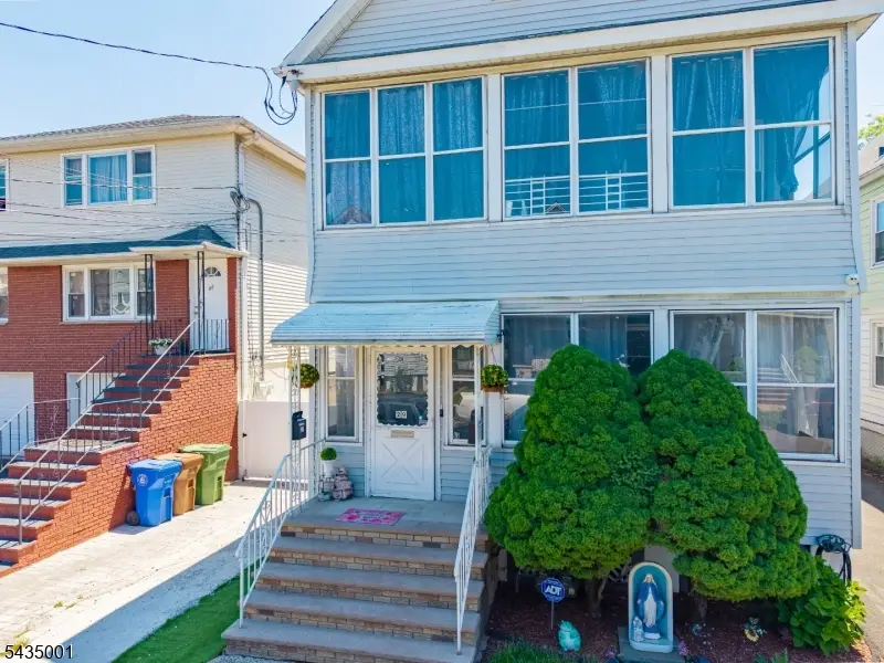 29 W 12th St, Linden, NJ 07036 - #3