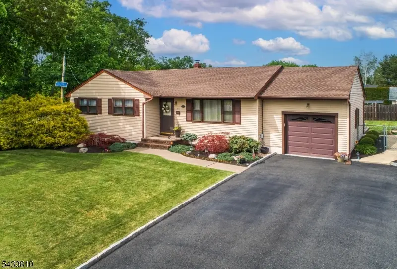 414 N Greasheimer St, Manville, NJ 08835 - #3