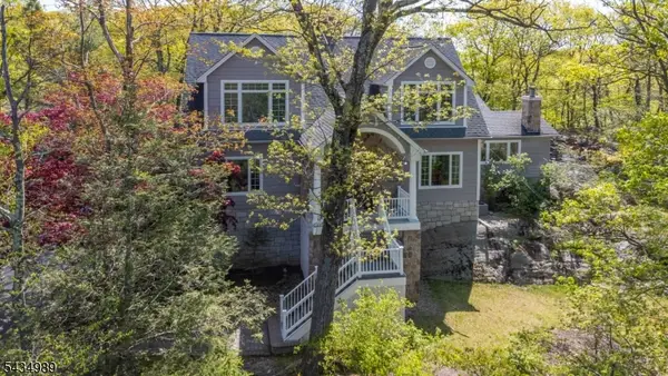 43 Brush Hill Rd, Kinnelon Boro, NJ 07405