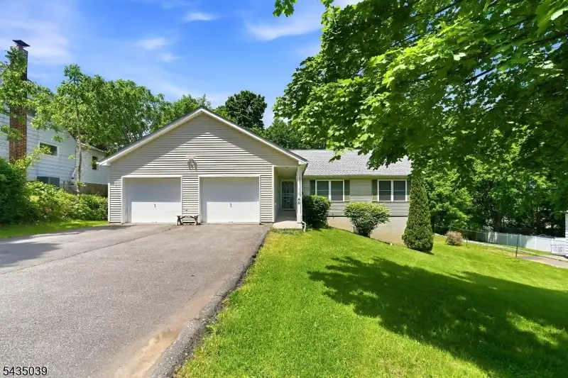 45 Kearney St, Dover, NJ 07801 - #1