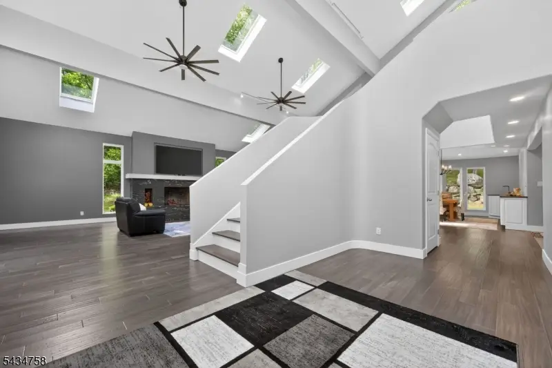 9 North Star Drive, Clinton, NJ 08801 - #3
