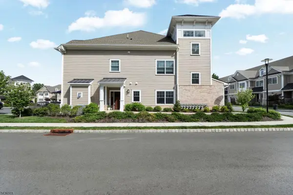 17 Dirlam Dr, Florham Park Boro, NJ 07932