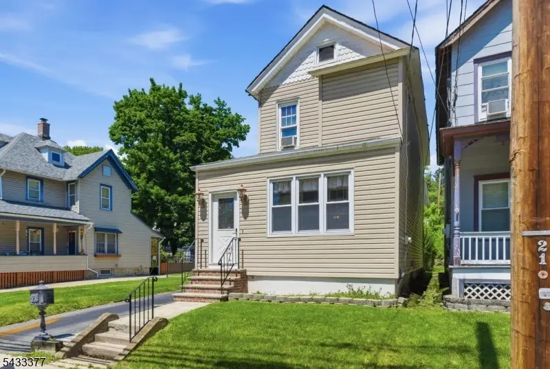 88 1/2 Madison St, Newton, NJ 07860 - #2